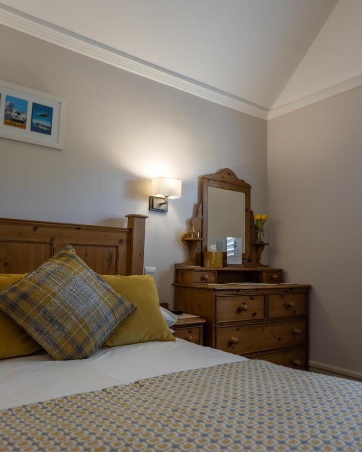 Cranborne House Hotel Poole Bagian luar foto